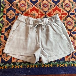Lululemon On The Fly Shorts Silver Drop 4